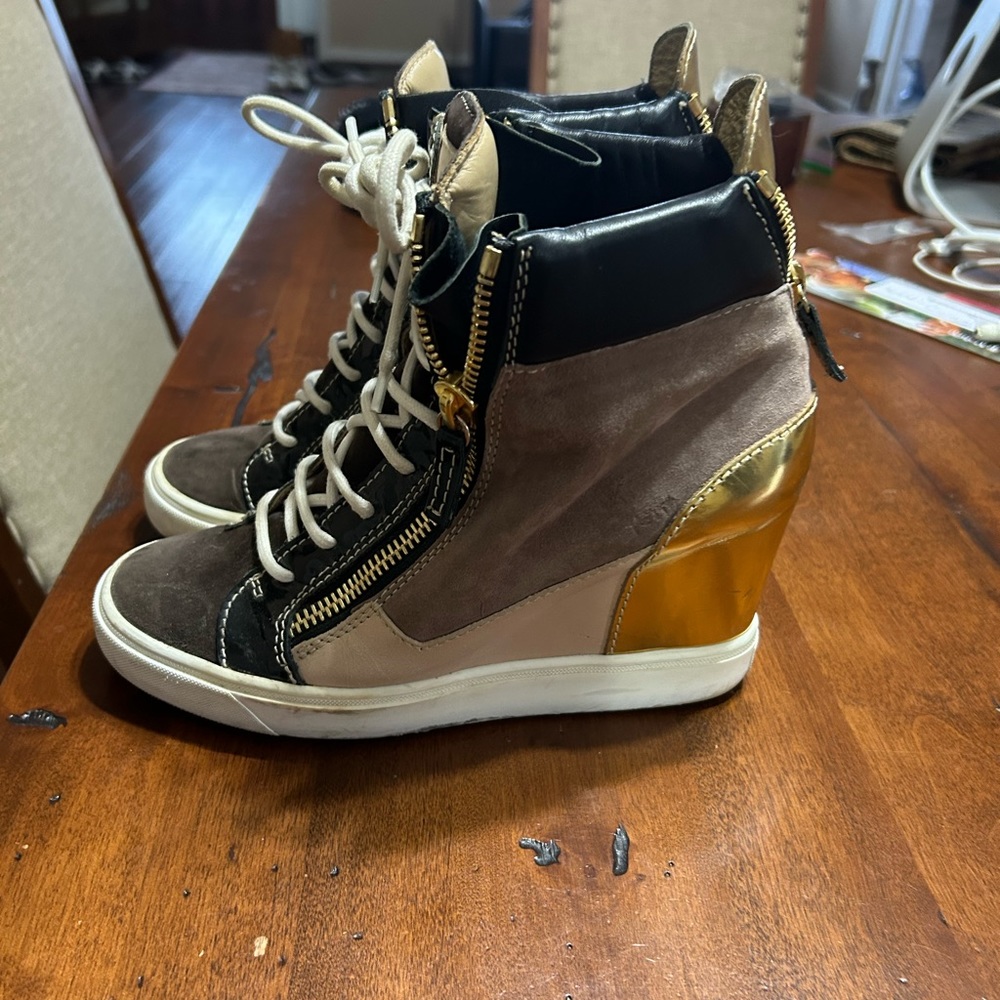 Suede Giuseppe wedges. They smooth and there in good condition